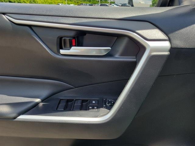Certified Used 2021 SILVER SKY METALLIC Toyota  image 17