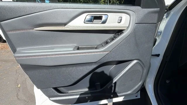 New 2027 White Ford 4DR 4WD ACTIVE image 19