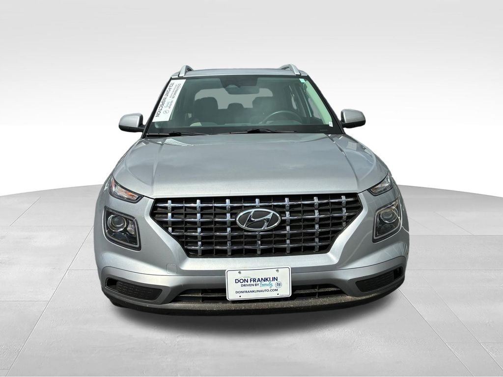 Used 2025 Silver Hyundai SEL image 6