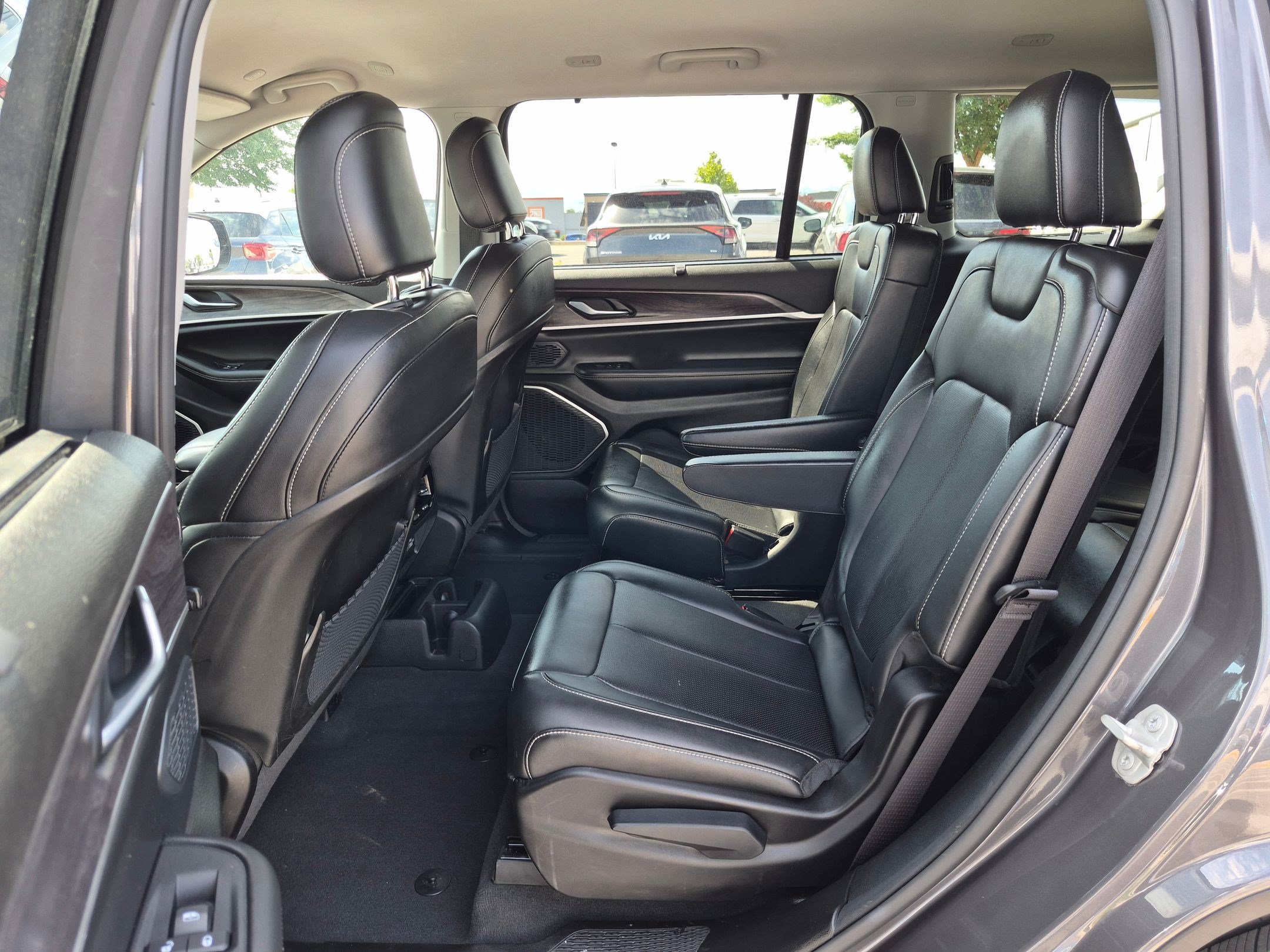 Used 2023 Baltic Gray Metallic Clearcoat Jeep Limited image 25