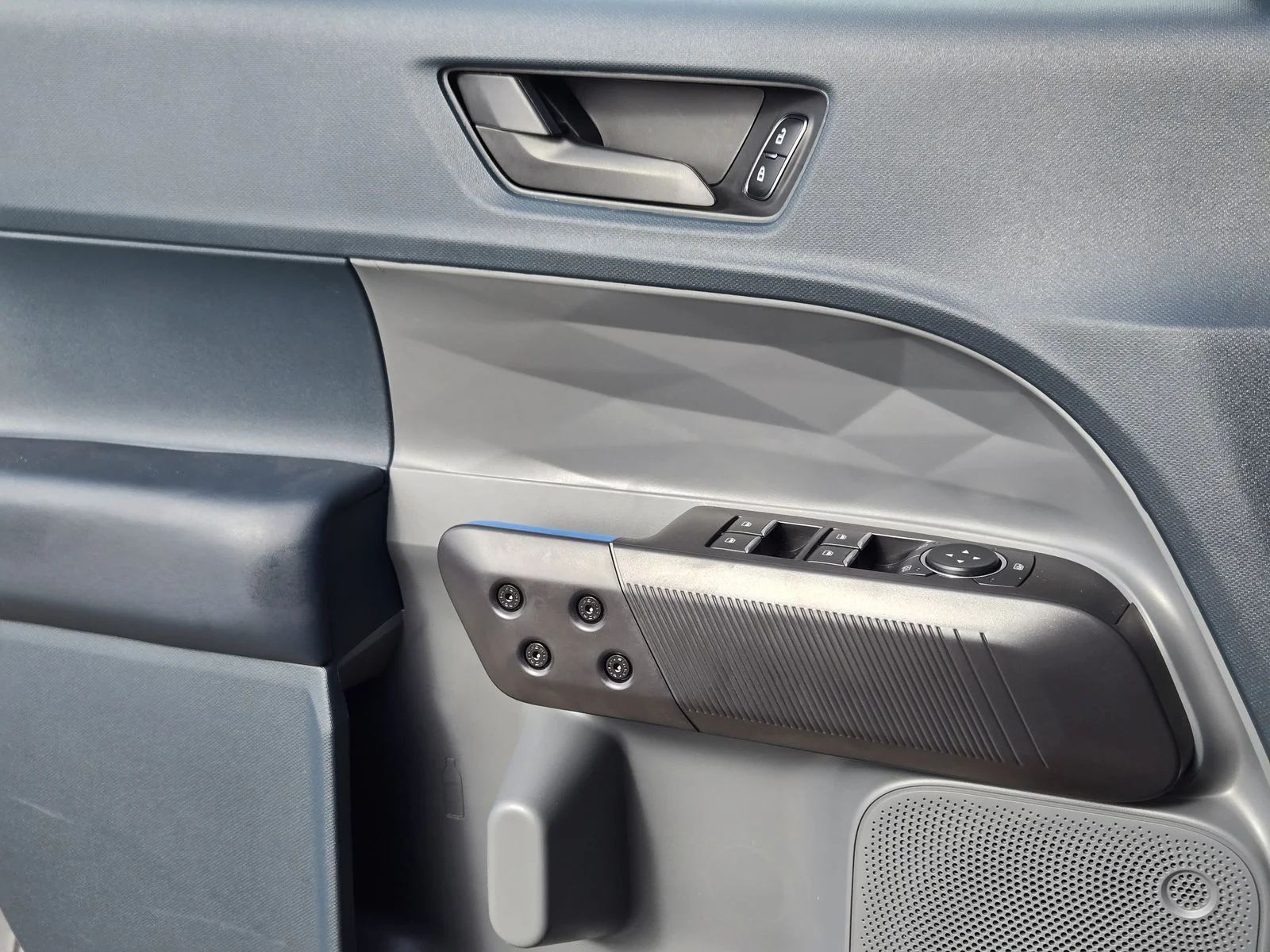 New 2026 Carbonized Gray Metallic Ford Lobo™ image 15