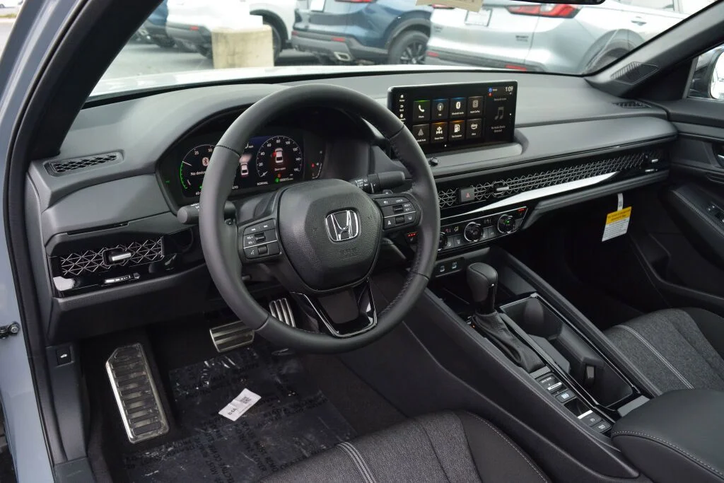 New 2026 Urban Gray Pearl Honda Sport Hybrid image 10