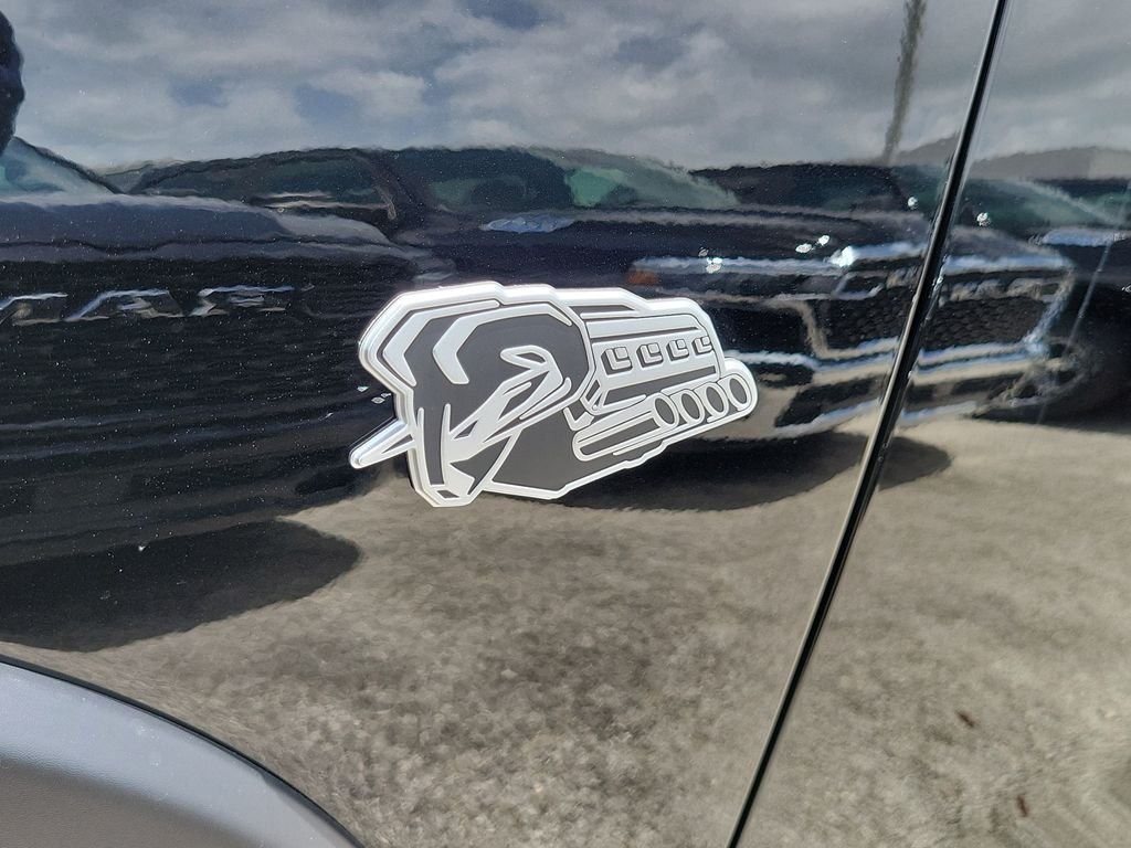 New 2026 Diamond Black Crystal Pearl-Coat Exterior Paint RAM Rebel image 8