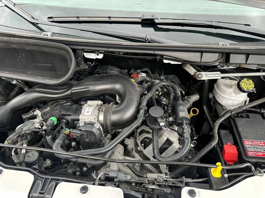 Used 2025 White Ford T250 image 36