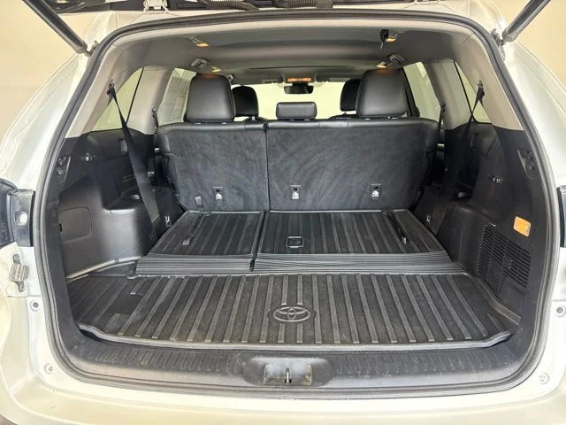 Certified Used 2019 Blizzard Pearl Toyota Limited image 23