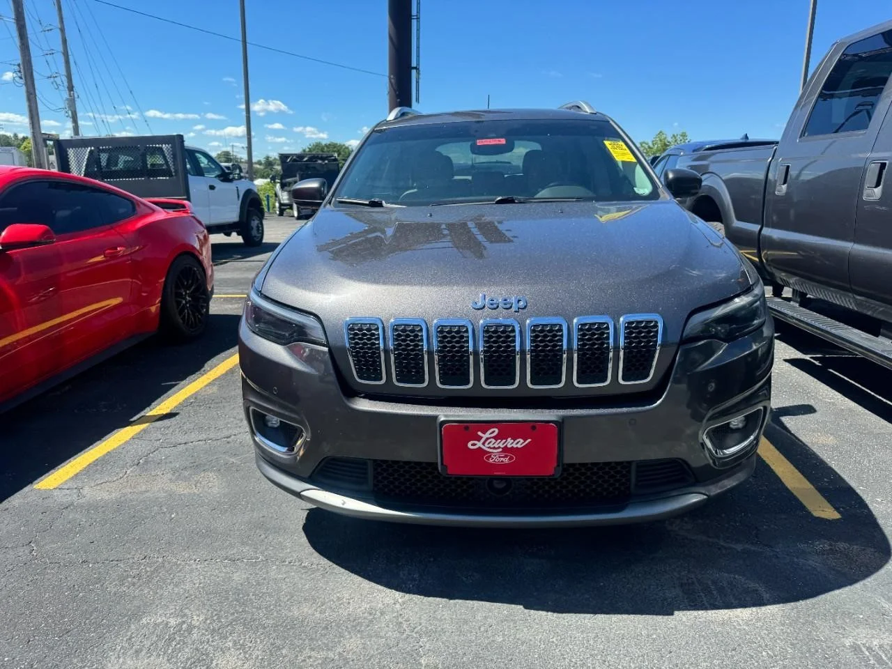 Used 2019 Granite Crystal Clearcoat Metallic Jeep Limited FWD image 4