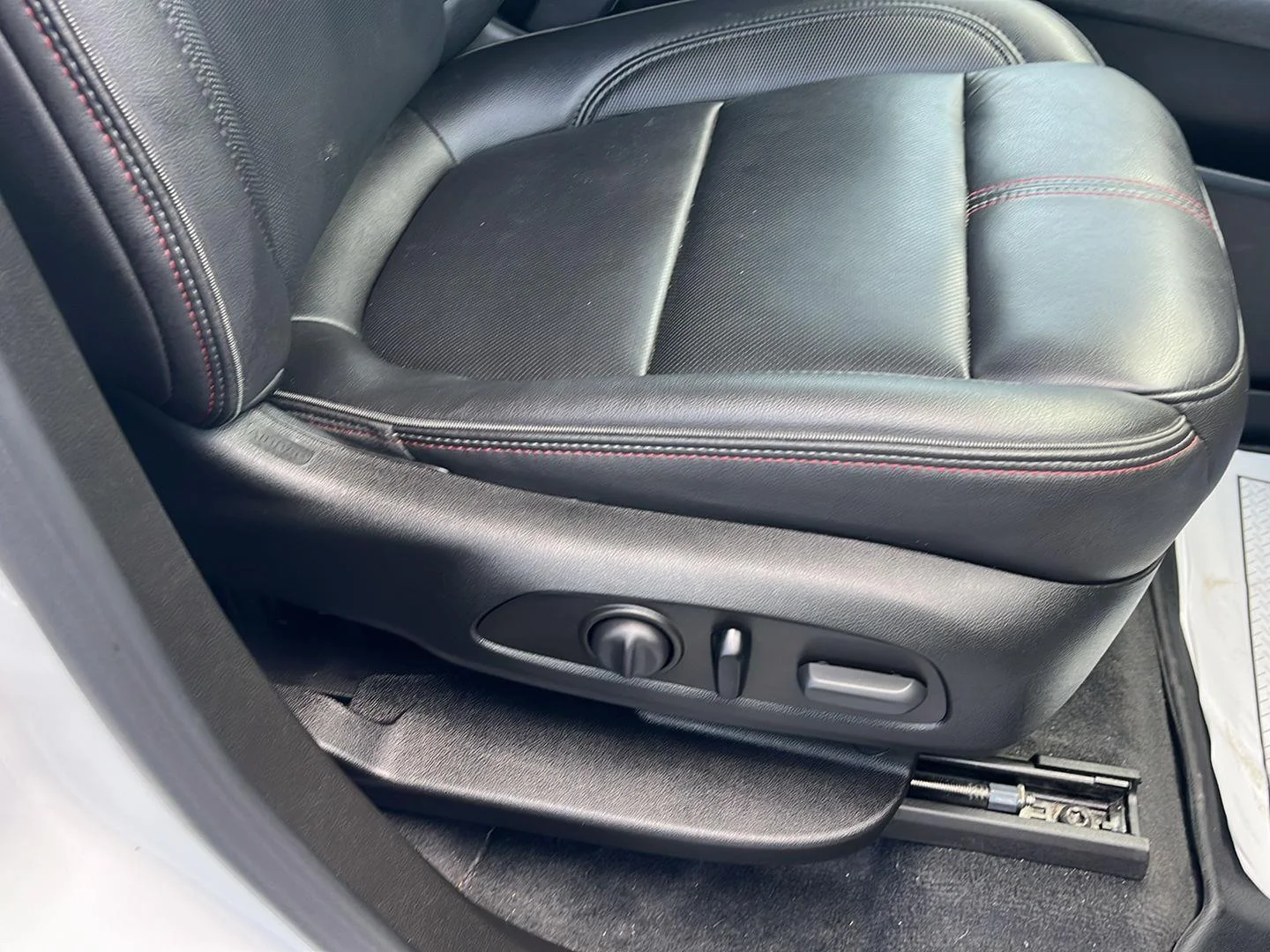 Used 2023 Iridescent Pearl Tricoat Chevrolet RS image 38
