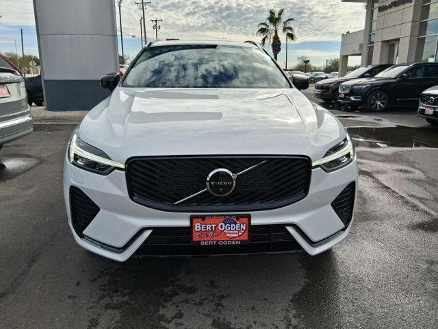 New 2026 Crystal White Volvo Plus image 2