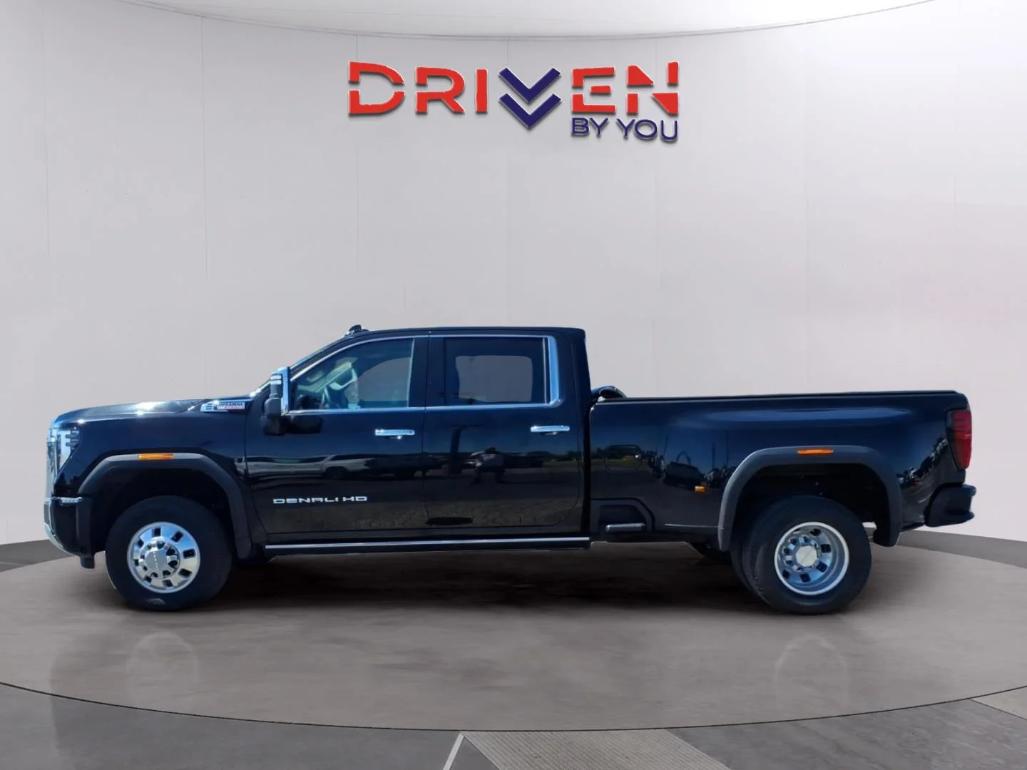 Used 2024 Onyx Black GMC Denali DRW image 2
