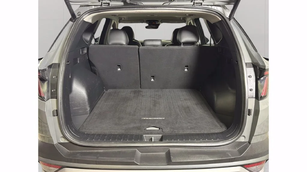 Used 2025 Gray Hyundai SEL Convenience image 31