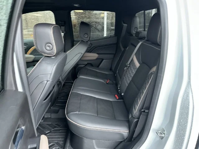 Used 2024 White GMC Denali image 23
