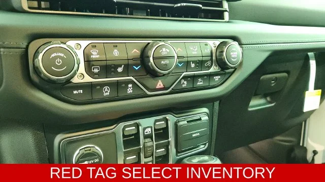 2026 Jeep Wrangler 4-Door Sahara - Photo 25