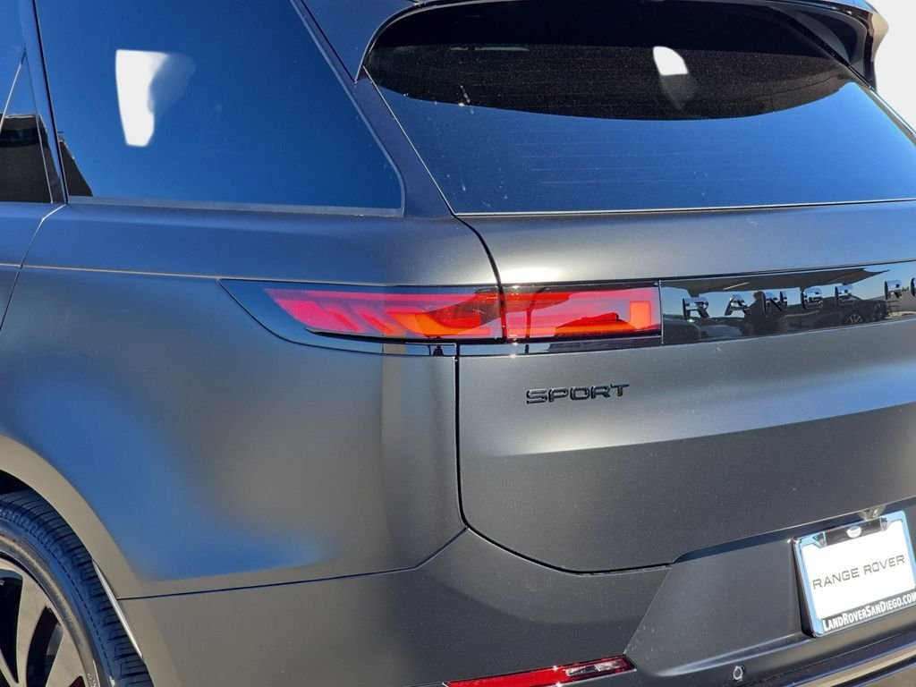 New 2026 Santorini Black LAND ROVER Dynamic SE image 36