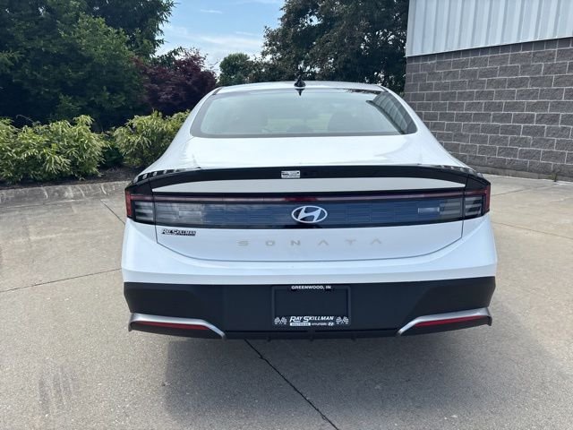 New 2026 Serenity White Hyundai SE image 7