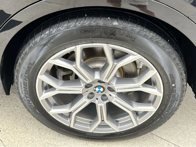 Used 2020 Black BMW xDrive40i image 43