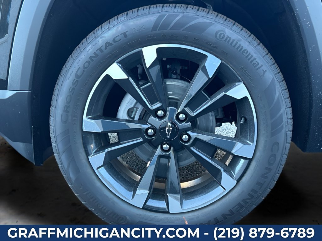 New 2027 Mosaic Black Metallic Chevrolet RS image 36
