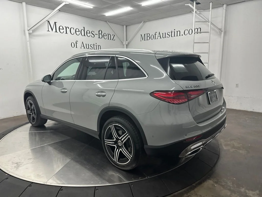 New 2027 White Mercedes-Benz GLC 300 image 5