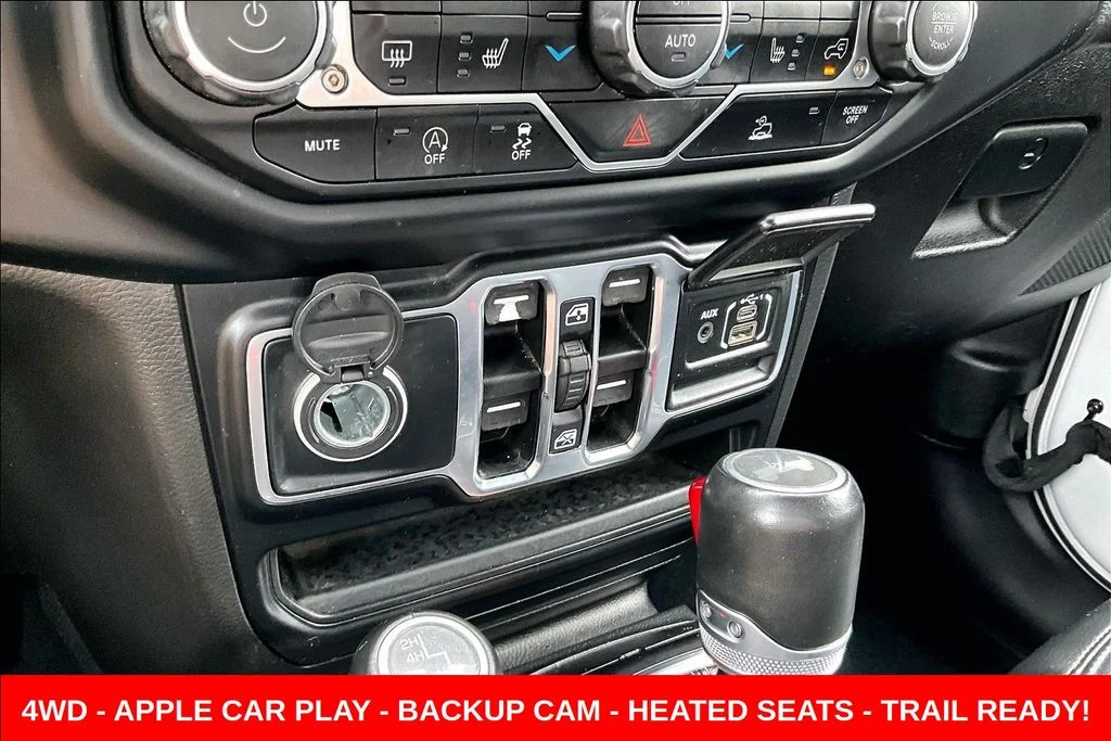 Used 2022 White Jeep Unlimited Sahara image 16