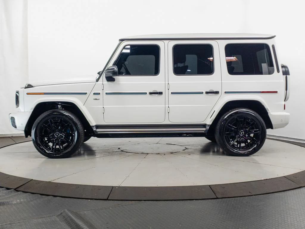 Certified Used 2025 Moonlight White Magno Mercedes-Benz G 580 image 4
