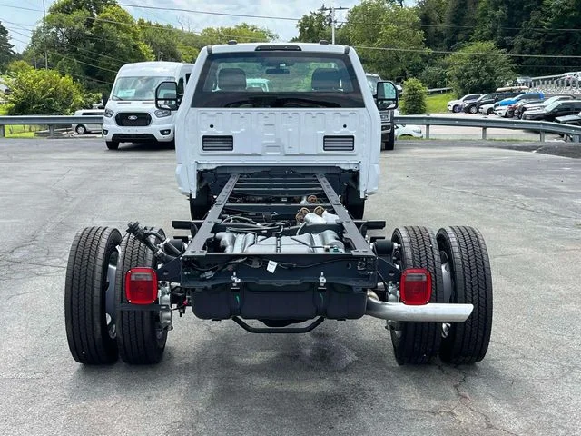 New 2026 Oxford White Ford F-550® XL image 4