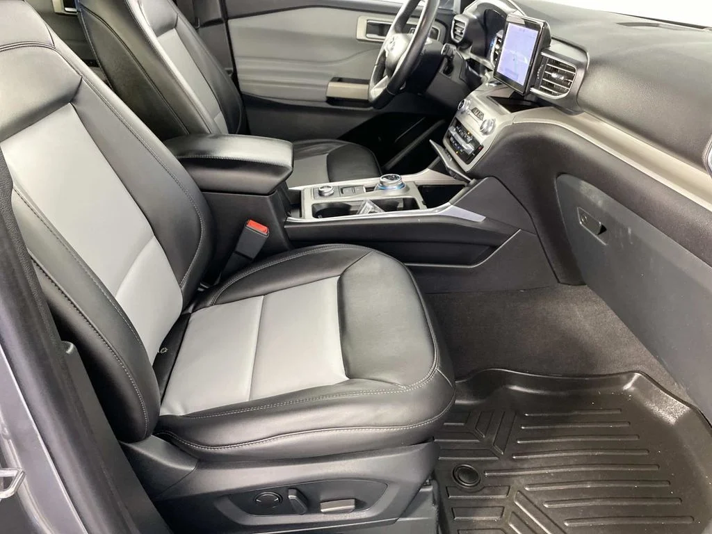 Used 2023 Gray Ford XLT image 11
