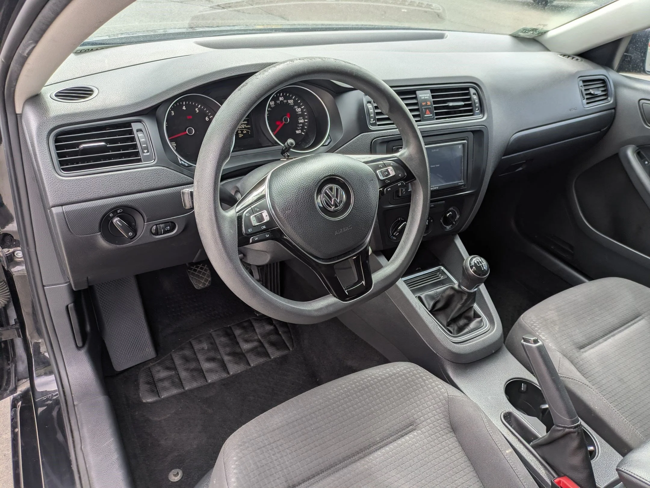 Used 2015 Black Volkswagen 2.0L Base image 13