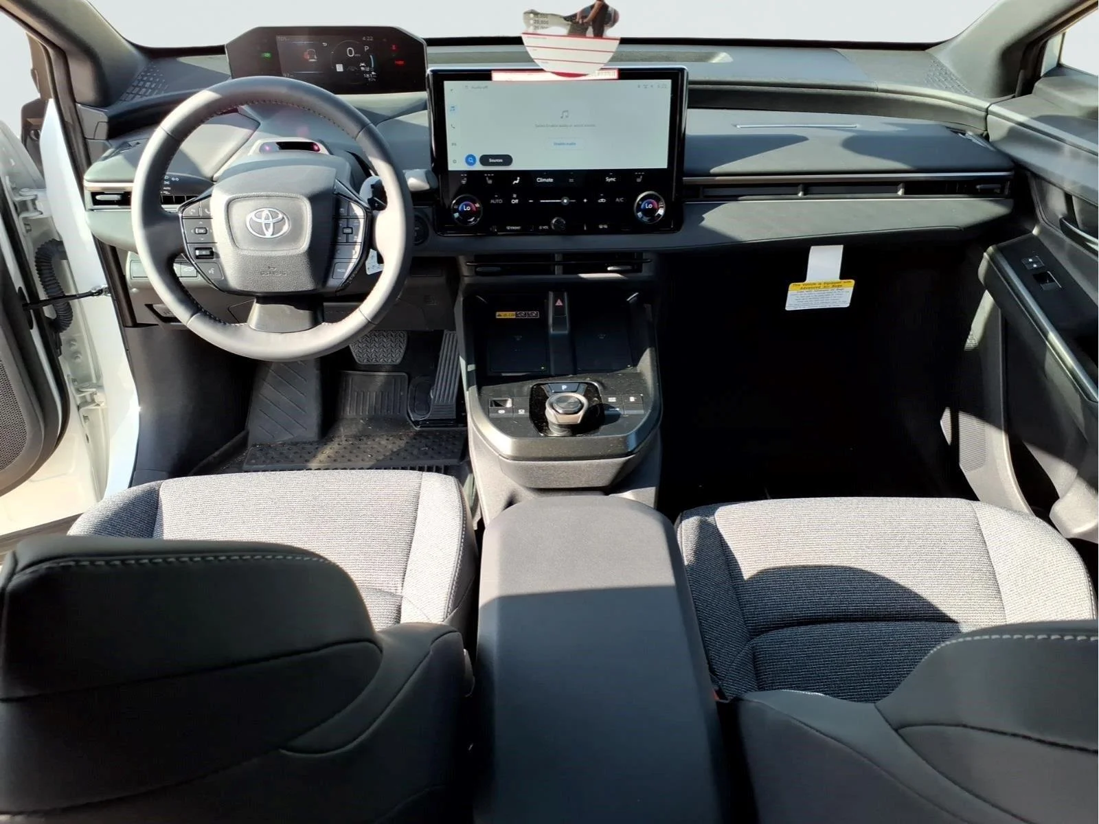 2026 Toyota bZ XLE - Photo 13