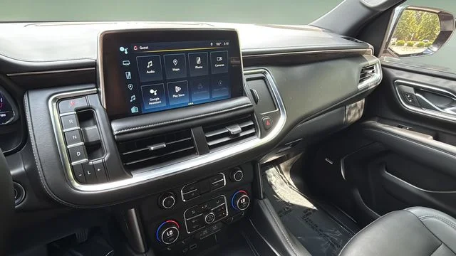 Used 2023 Gray Chevrolet Z71 image 24