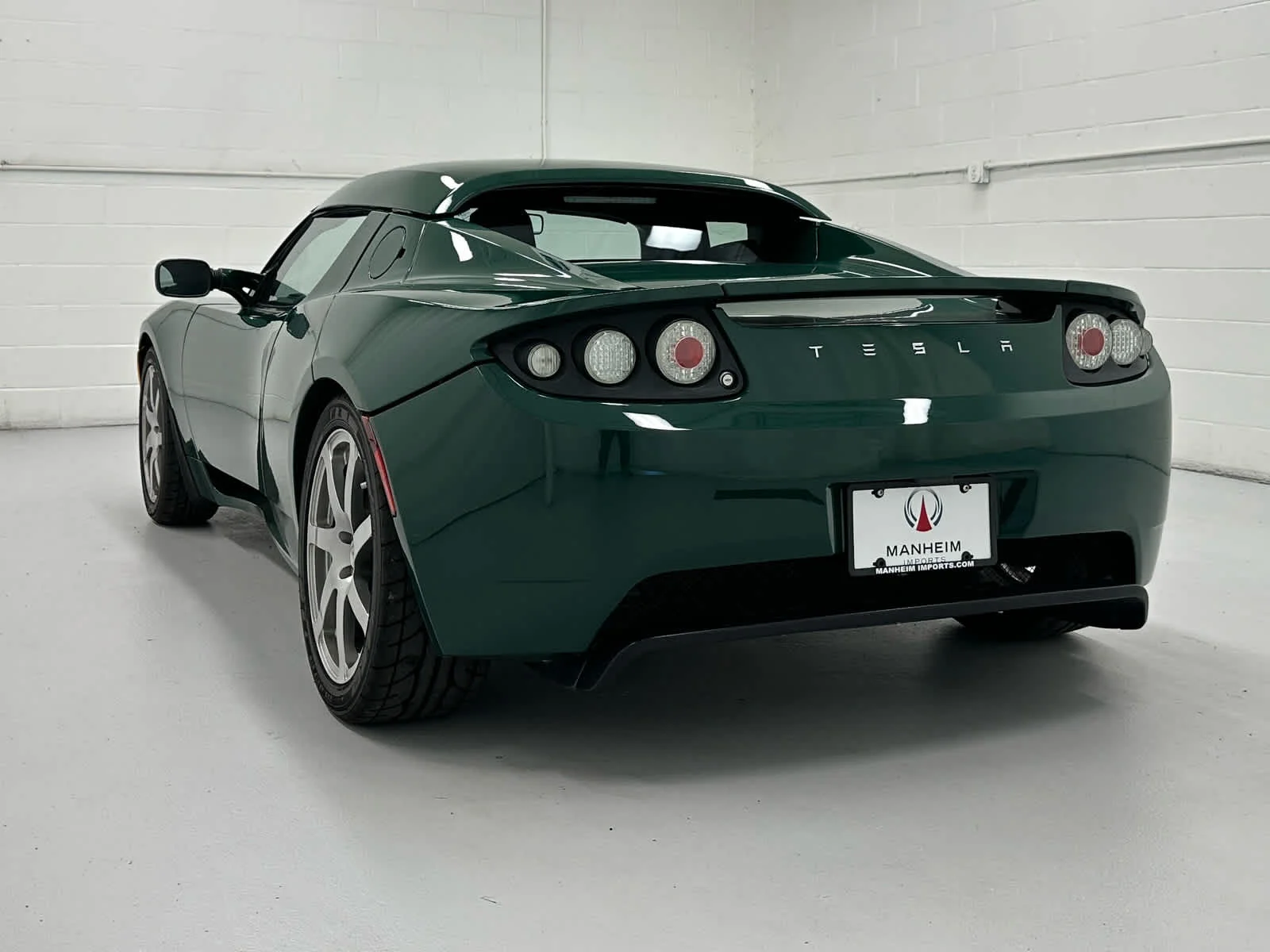 Used 2008 Racing Green Tesla  image 8