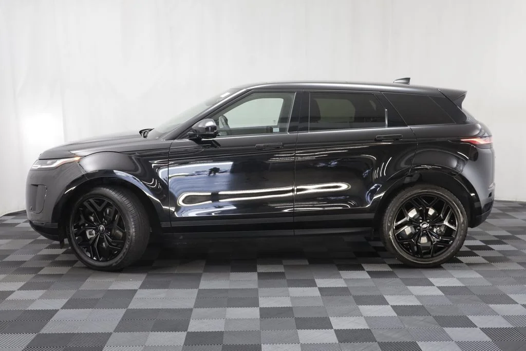 Used 2023 Black Land Rover SE image 4