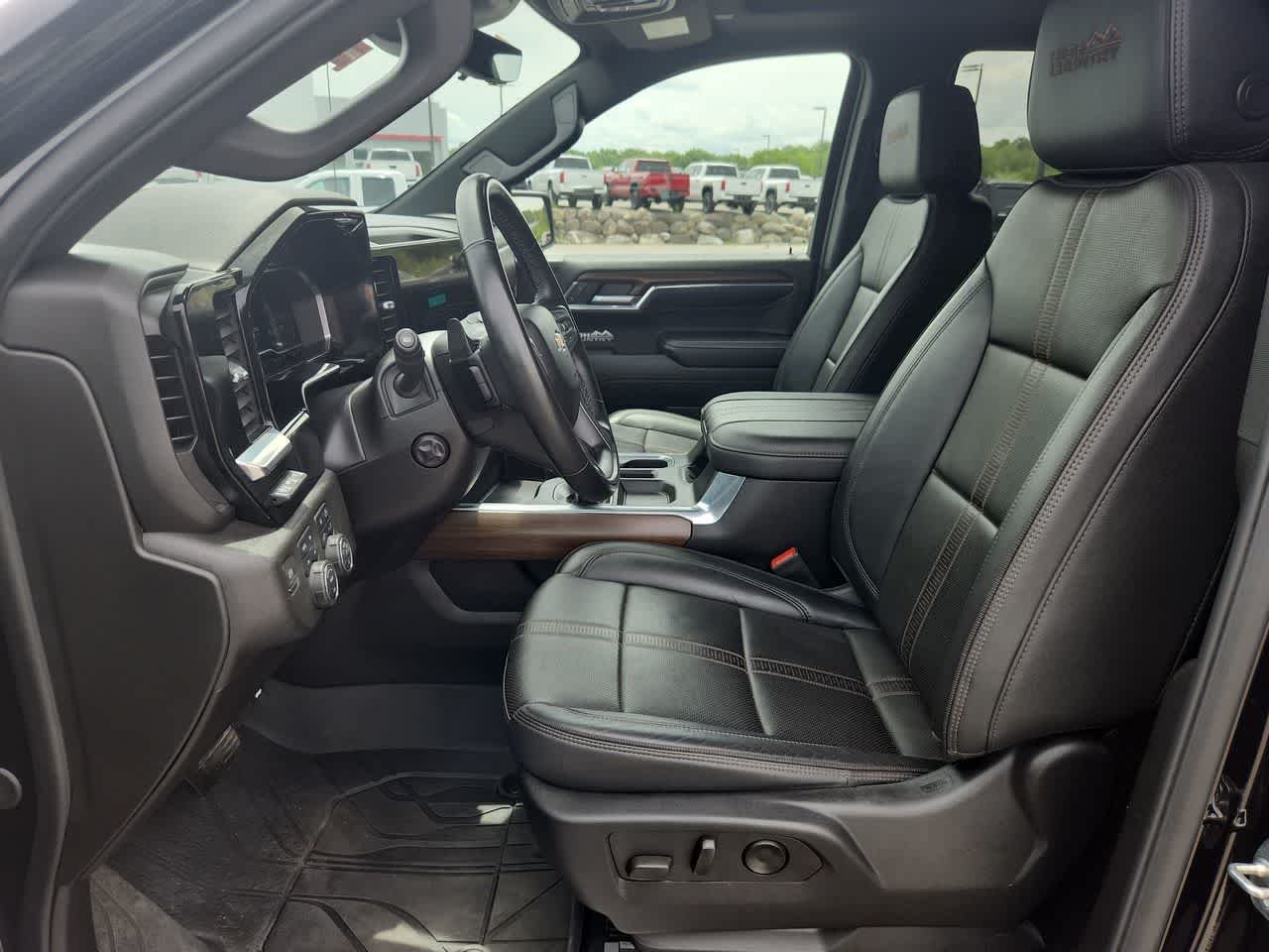 Used 2024 Black Chevrolet High Country image 12
