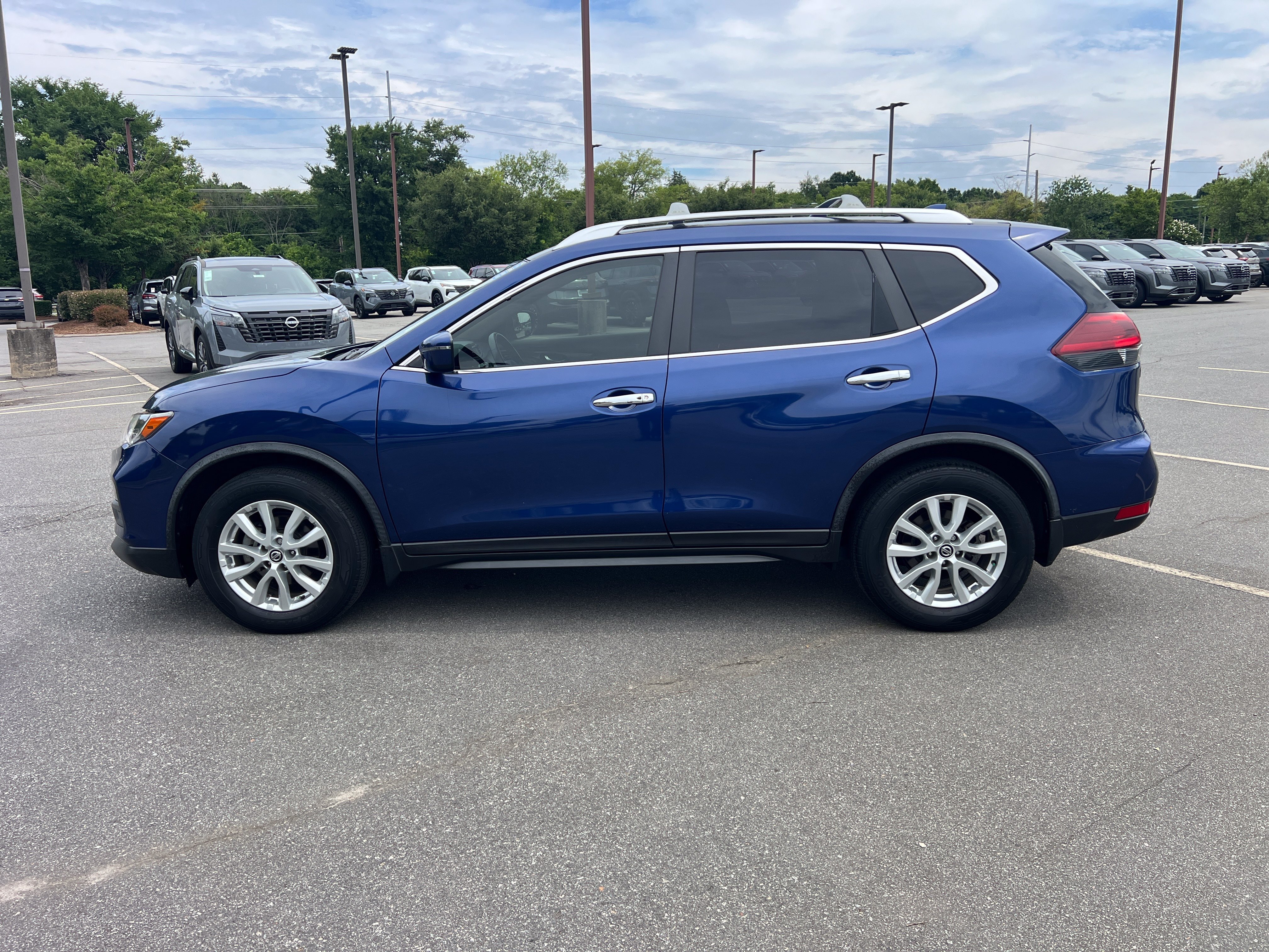 Used 2019 Caspian Blue Metallic Nissan SV image 8