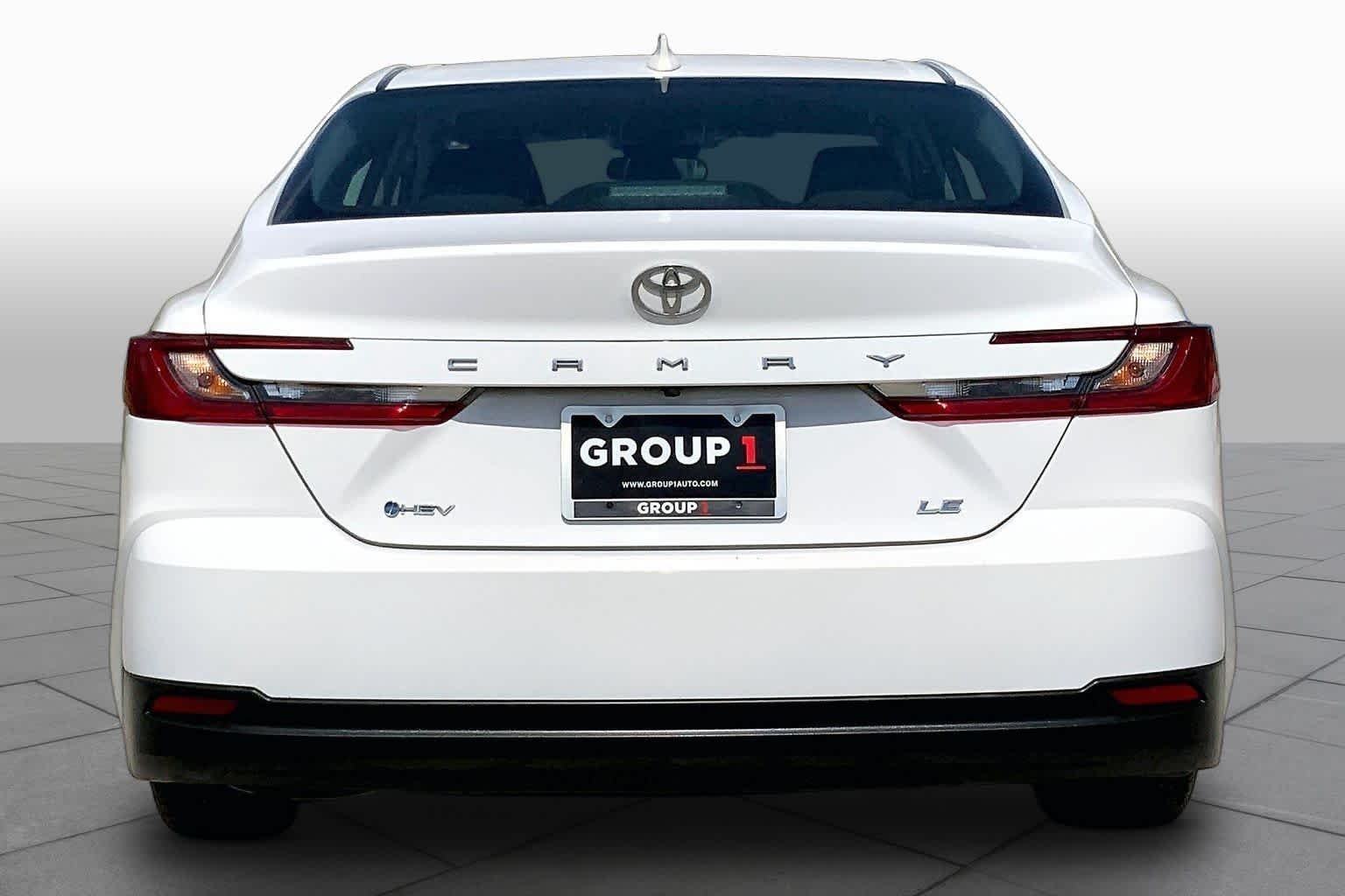 Used 2025 Ice Cap Toyota LE image 5