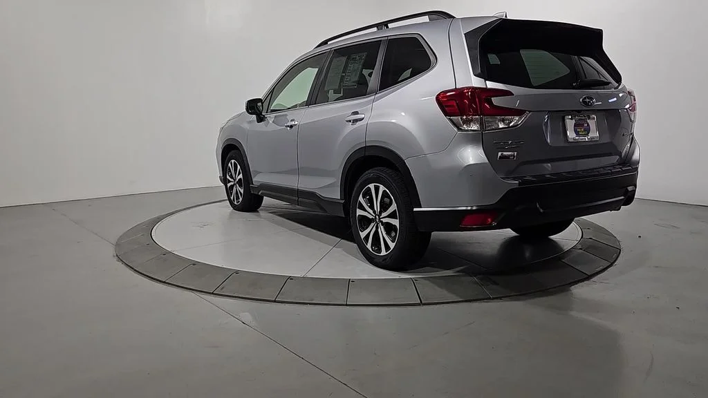Used 2021 Silver Subaru Limited image 3