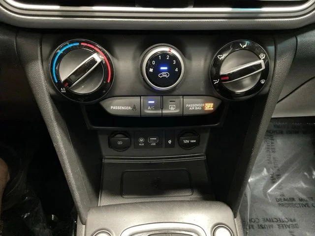Used 2020 Gray Hyundai SEL Plus image 39