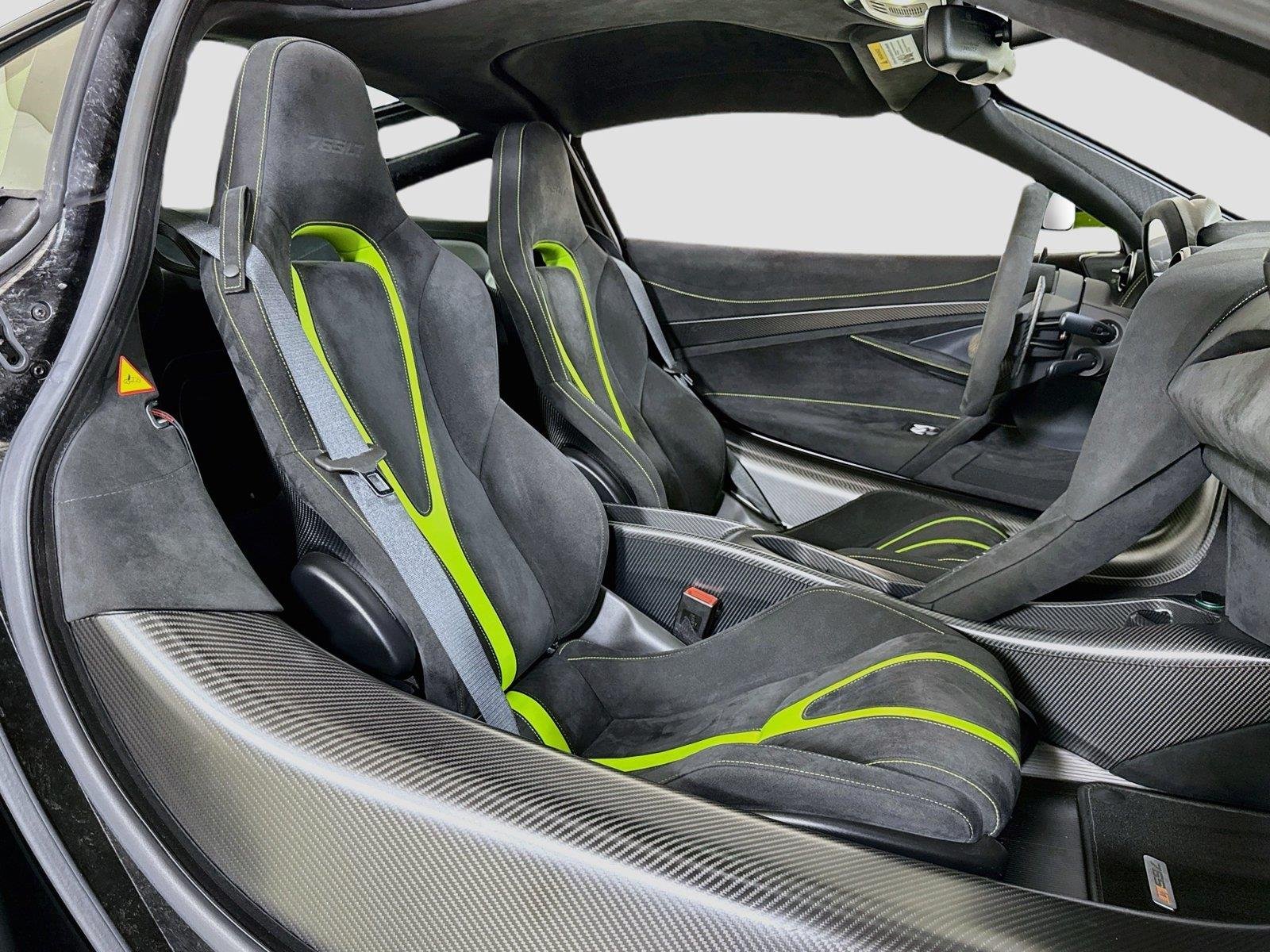 Used 2021 Lime Green McLaren Coupe image 24