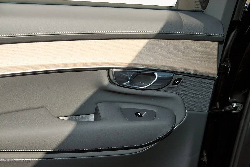 New 2026 Onyx Black Volvo Plus image 19