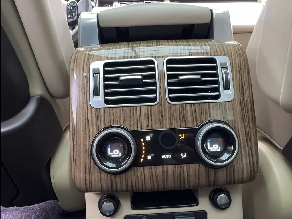 Used 2020 White Land Rover HSE image 38