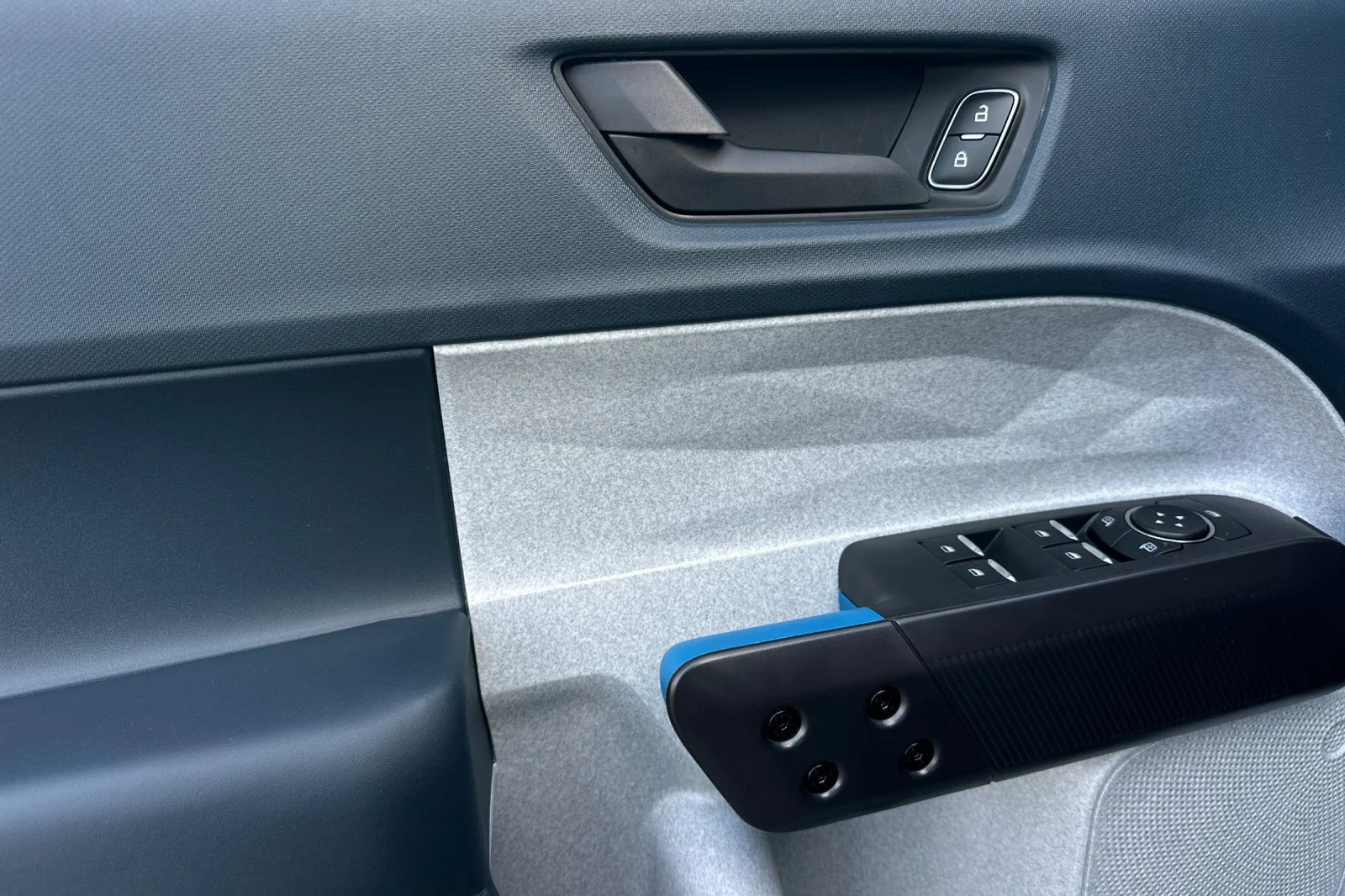 New 2026 Carbonized Gray Metallic Ford XLT image 10