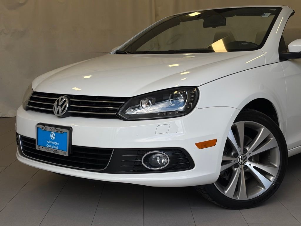 Used 2013 Candy White Volkswagen Lux image 2