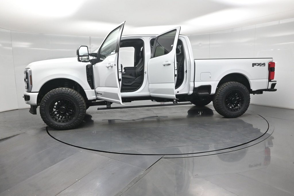 New 2026 Oxford White Ford Lariat image 33