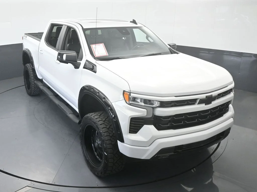 Used 2022 Summit White Chevrolet RST image 60