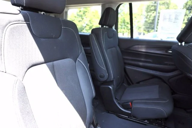 Used 2023 White Jeep Laredo image 36