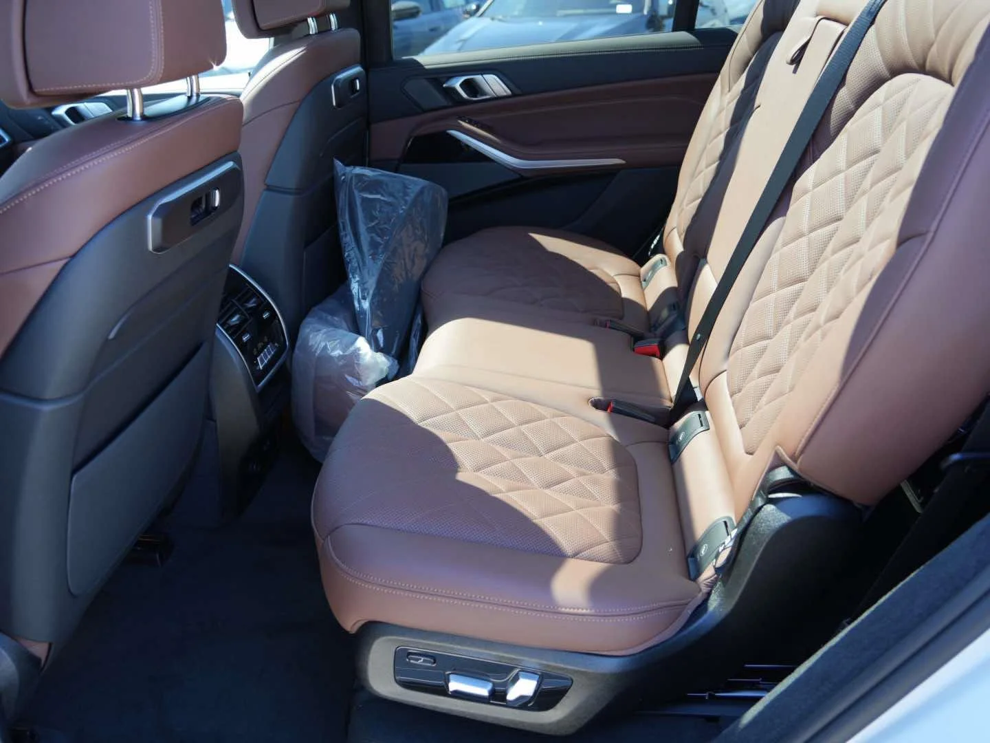 New 2027 Mineral White Metallic BMW xDrive40i image 19