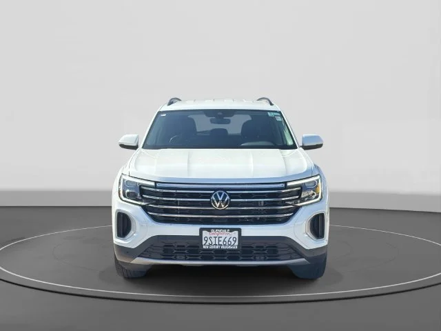 2024 Volkswagen Atlas photo 2