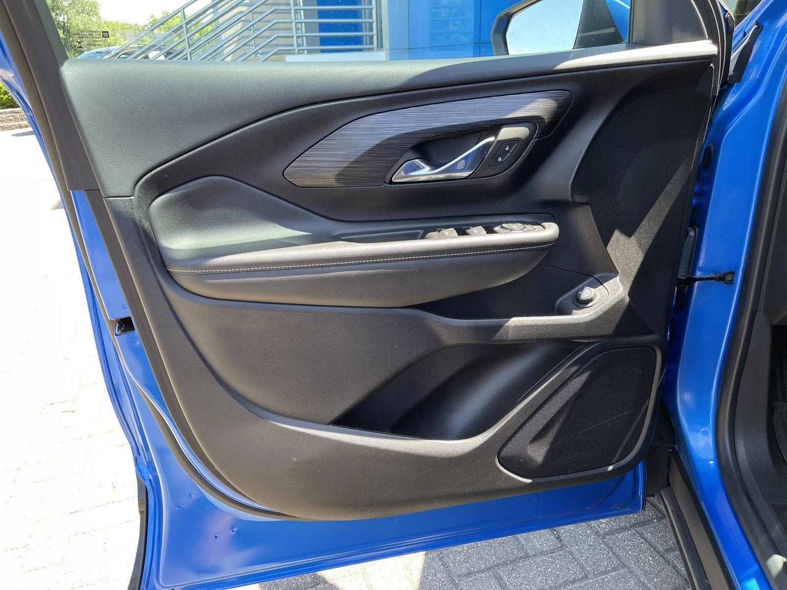 Used 2024 Riptide Metallic GMC SLE image 12