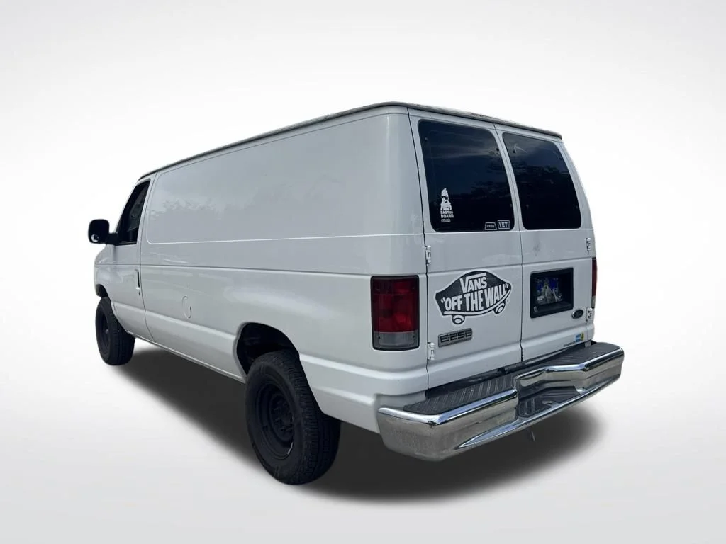 Used 2008  Ford Commercial image 6