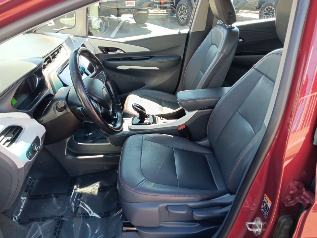 Used 2019 Includes (TUS) Black grille.) Chevrolet Premier image 9