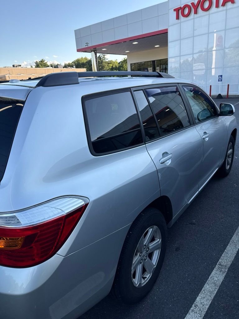 Used 2010 Silver Toyota SE image 13