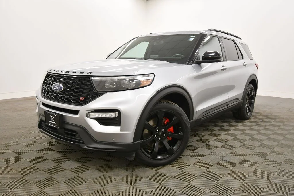 Used 2023 Silver Ford ST image 2